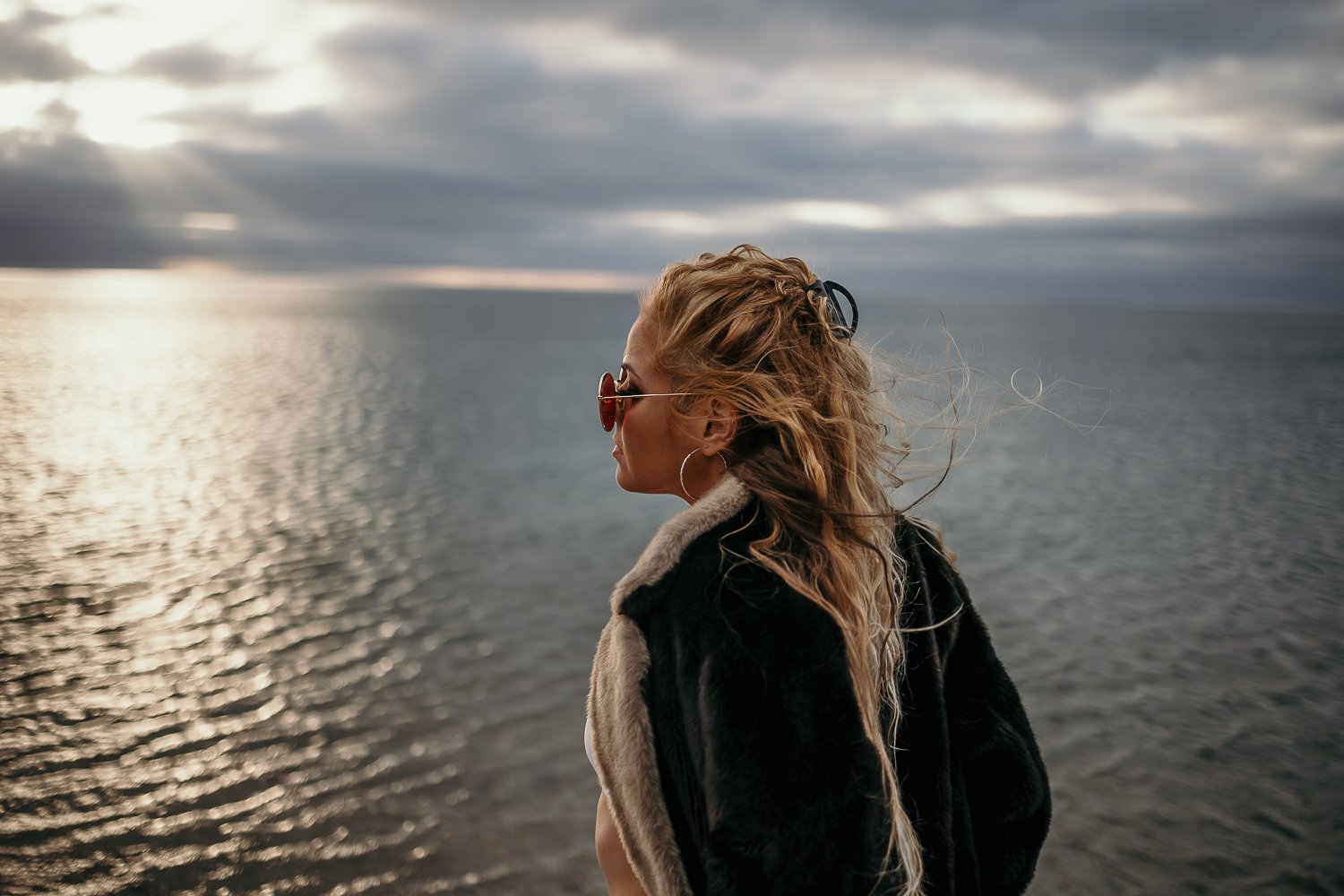 Beach shoot- girl looking out to sea
