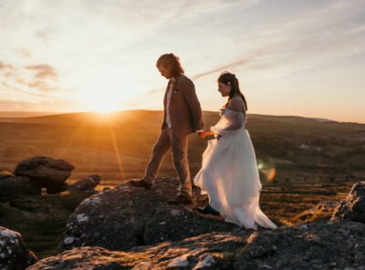 Wedding day portraits | In a separate location on the wedding day!| and is it a good idea?